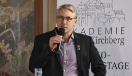 fairbio-blog-mehr-menschen-auf-bio-umstellen-jan-plagge-bioland