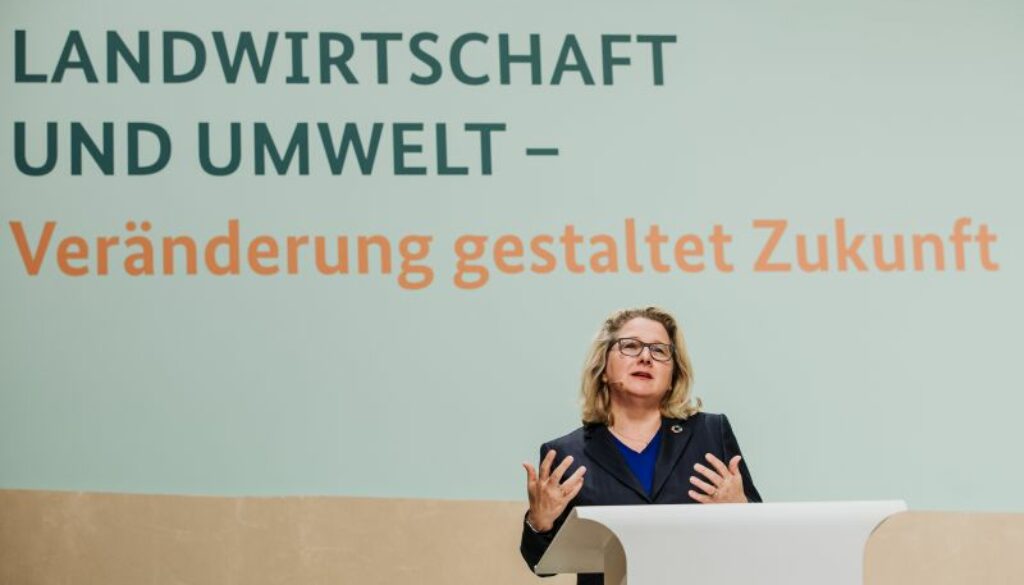 fairbio-blog-das-agrarsystem-funktioniert-nicht-agrarkongress-bundesumwelministerin-svenja-schulze
