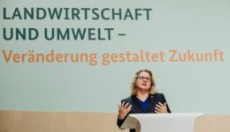 fairbio-blog-das-agrarsystem-funktioniert-nicht-agrarkongress-bundesumwelministerin-svenja-schulze
