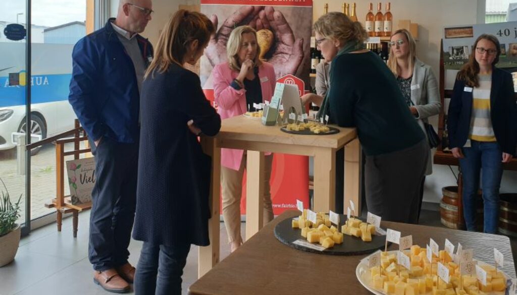 fairbio-blog-biokaese-aus-regionaler-weidemilch-aurora-praesentation-oekomodell-region-nrw