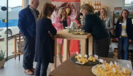 fairbio-blog-biokaese-aus-regionaler-weidemilch-aurora-praesentation-oekomodell-region-nrw