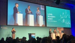 fairbio-blog-land-schoepft-wert-zukunftsforum-laendliche-entwicklung-habeck-oezdemir-gruene-woche-berlin