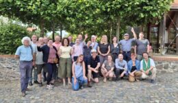 Gründer:innen der Agrarokölogische Praxis-Allianz (APA) am 17. Juni 2025 im Park Canitz. Foto: Atelier Ernährungswende gUG